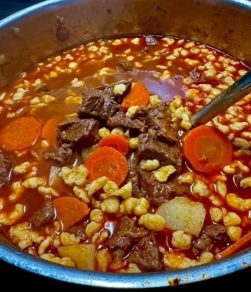 Hungarian Goulash Soup (Gulyásleves) 465412615_540967208642394_8567866686526787896_n (1)