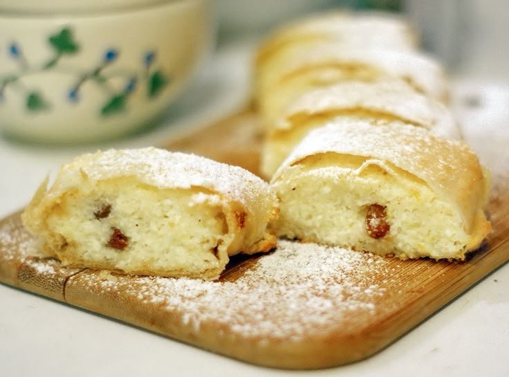 Traditional Hungarian Cottage Cheese (Curd) Strudel – Túrós Rétes d85981f7412c67f20148ffb9d14ae8e7