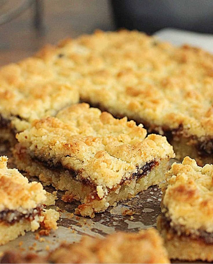 Hungarian Shortbread: A Delicious Tradition of Crumbly Perfection 606533b21095cf404ce558e968ebf0ce