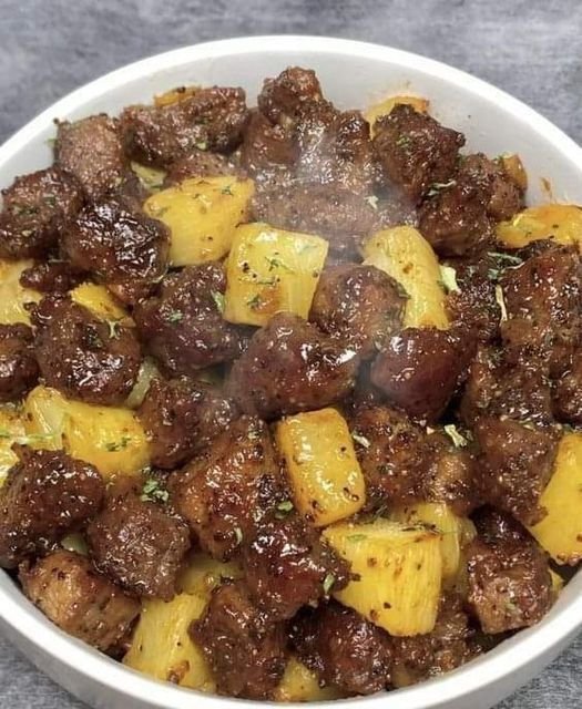 Air Fryer Garlic Butter Steak Bites & Potatoes 616806943_1212992770956434_8735143316386545427_n